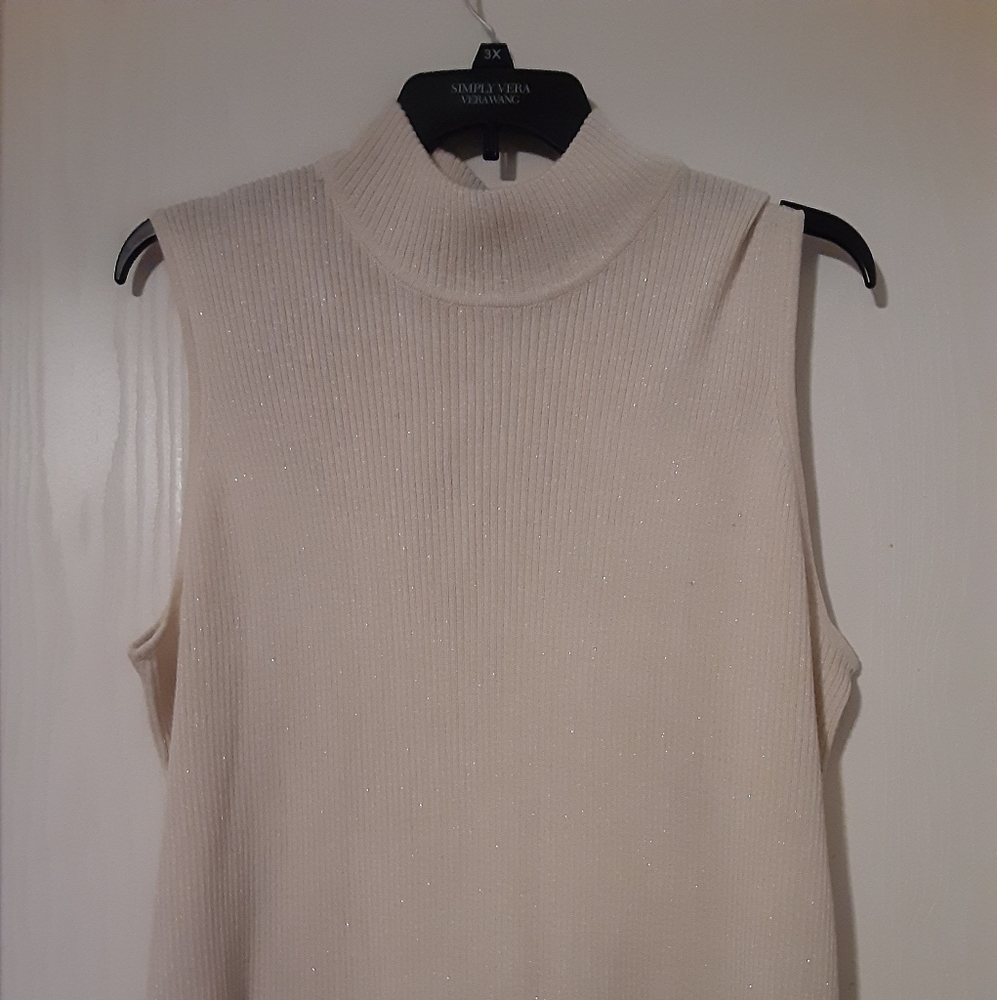Croft & Barrow Cream & Gold Sleeveless Sweater